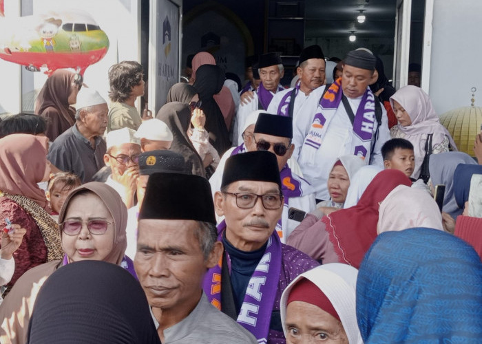 37 Jamaah Umrah Harum Tours Dilepas, H Rizki :  Waspada Travel Bodong