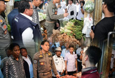 Bupati Lucky Sidak Pasar Jatibarang, Pastikan Stok Sembako Aman dan Harga Terjangkau 