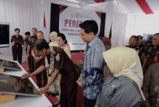 Resmikan Rumah Dinas Pegawai Eselon lV, Kejati Sanjung Bupati Lucky 