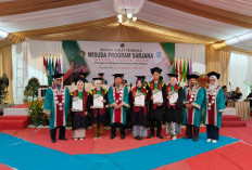 IAI Padhaku Wisuda Ratusan Lulusan