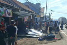 Truk Oleng Timpa Dua Motor dan Warung, Satu Pemotor Tewas