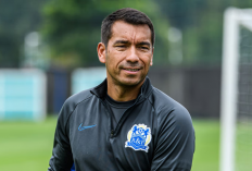 Bongkar! Koneksi Rahasia Van Bronckhorst dengan Sepak Bola Indonesia!