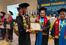 Wisuda 122 Lulusan, Cetak Tenaga Kesehatan Kompeten