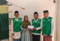 Dukung Pendidikan Santri, NU Care-Lazisnu Kedokanbunder Salurkan Bantuan untuk Santri di 7 Desa