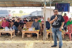 H Mulyadi dan Warsim Penggerak Petani Kedelai