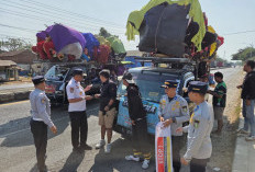 Dishub Indramayu Patroli Tertibkan Pikap Angkut Penumpang dan Sosialisasikan UU LLAJ
