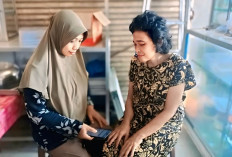 Bangkit dari Keterbatasan,Usaha Kue Tantiningsih Kini Mampu Topang Ekonomi Keluarga Berkat Sinergi Holding UMi