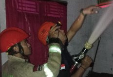 Korsleting Listrik, Rumah di Dipedang Terbakar Kerugian Capai Rp 70 juta