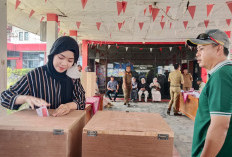 Sukseskan Pilwu Serentak, Pemcam Kertasemaya Gelar Simulasi Pemungutan Suara