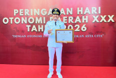 Bupati Lucky Hakim Raih Penghargaan Kemendagri, Indramayu Masuk 5 Besar Nasional EPPD 2025