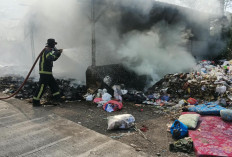 Dua Kebakaran Terjadi dalam Sehari di Indramayu, Gudang dan TPS Dilalap Api