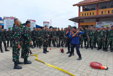 Damkar Indramayu Bersama TNI Jalani Kerjasama