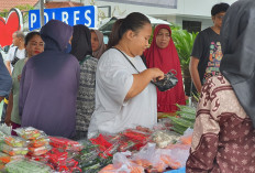 Warga Indramayu Antusias Datangi Lokasi Gerakan Pangan Murah di Polres Indramayu