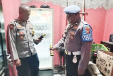 KRYD Polsek Kedokanbunder Sita Puluhan Botol Miras, Bubarkan Kerumunan Demi Jaga Kamtibmas