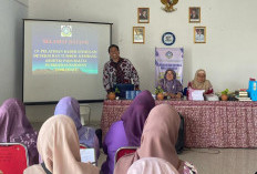 Perkuat Deteksi Dini Tumbuh Kembang Balita, Dosen Polindra Dampingi Kader Posyandu Babadan