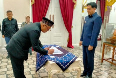 Bupati dan Dewas Perumdam Tirta Darma Ayu Tanda Tangani Kontrak Kinerja