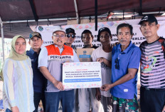 PHE ONWJ Salurkan Bantuan Darurat untuk Warga Eretan Wetan yang Terdampak  Musibah Kebakaran