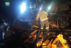 Kebakaran Landa Tempat Produksi Kusen Kayu di Losarang, Kerugian Capai Rp100 Juta