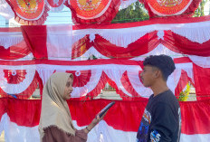 Jelang HUT RI ke-81, Pedagang Bendera di Indramayu Mulai Ramai Diserbu Pembeli