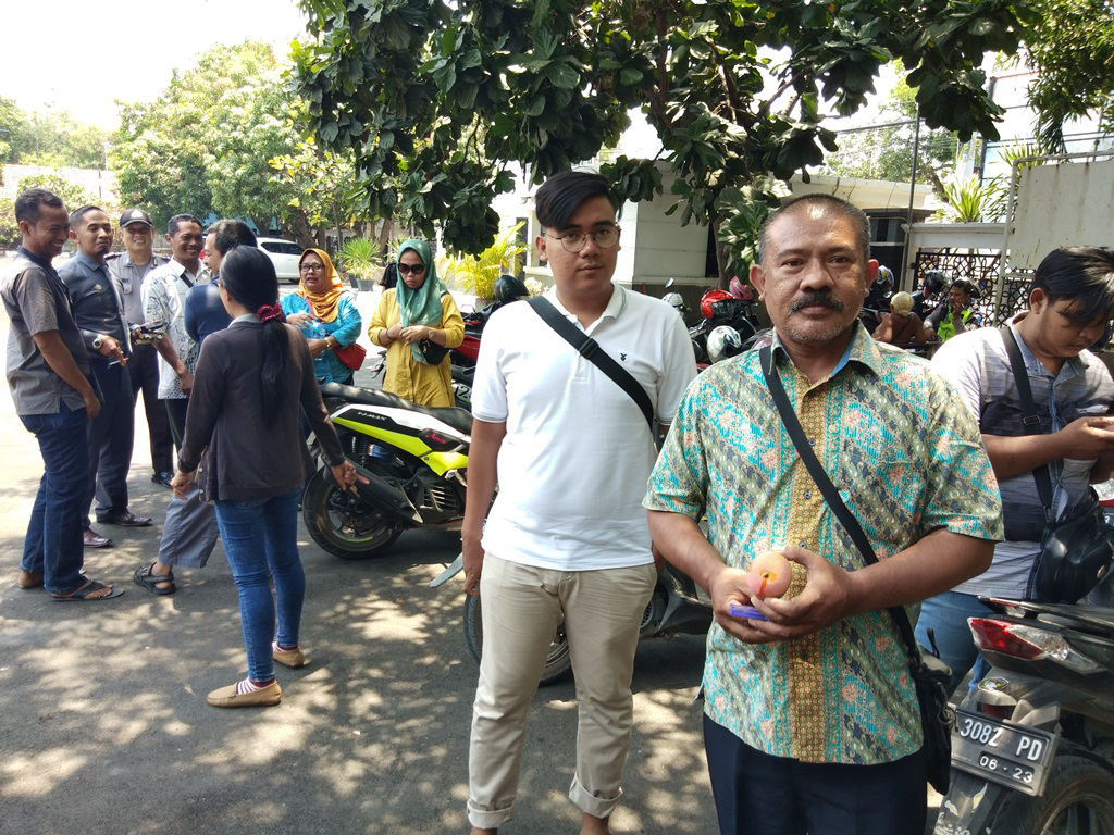 Pedagang Protes Portal Parkir SC