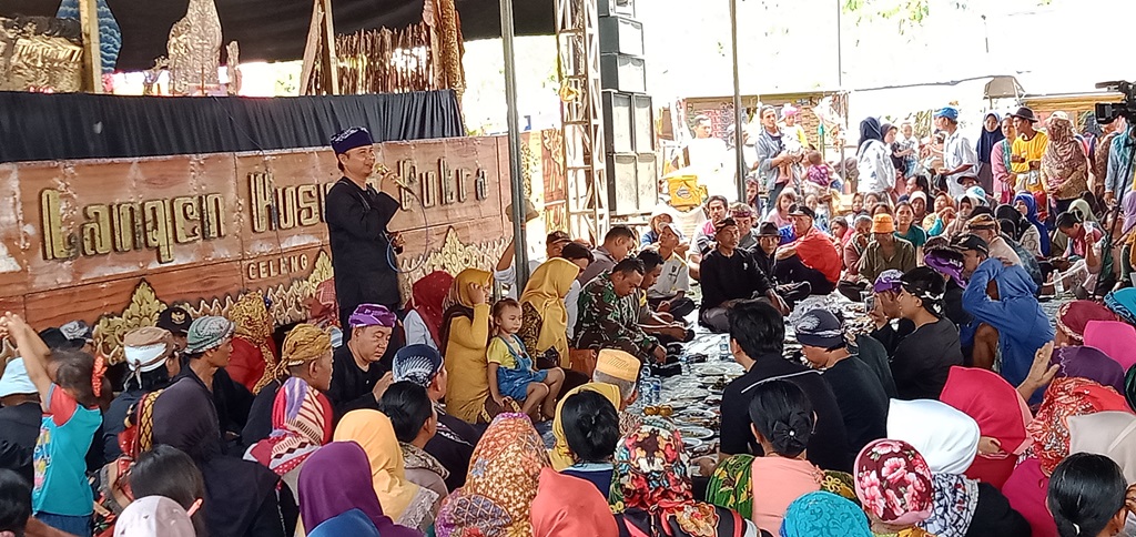 1.454 Tumpeng Sambut Sedekah Bumi