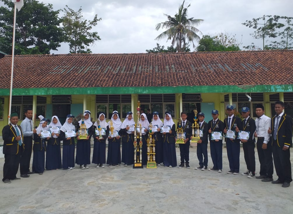 SMP Nurul Halim Sabet Juara Umum Lomba Baberto SJF 4