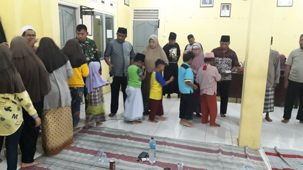 Pemdes Limpas Santuni Anak Yatim Piatu Korban Banjir