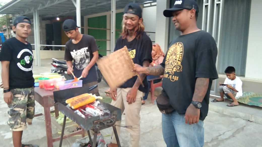 Azis Subyakar; Anggota Punk yang Ingin Mandiri Ajak Rekannya Wirausaha