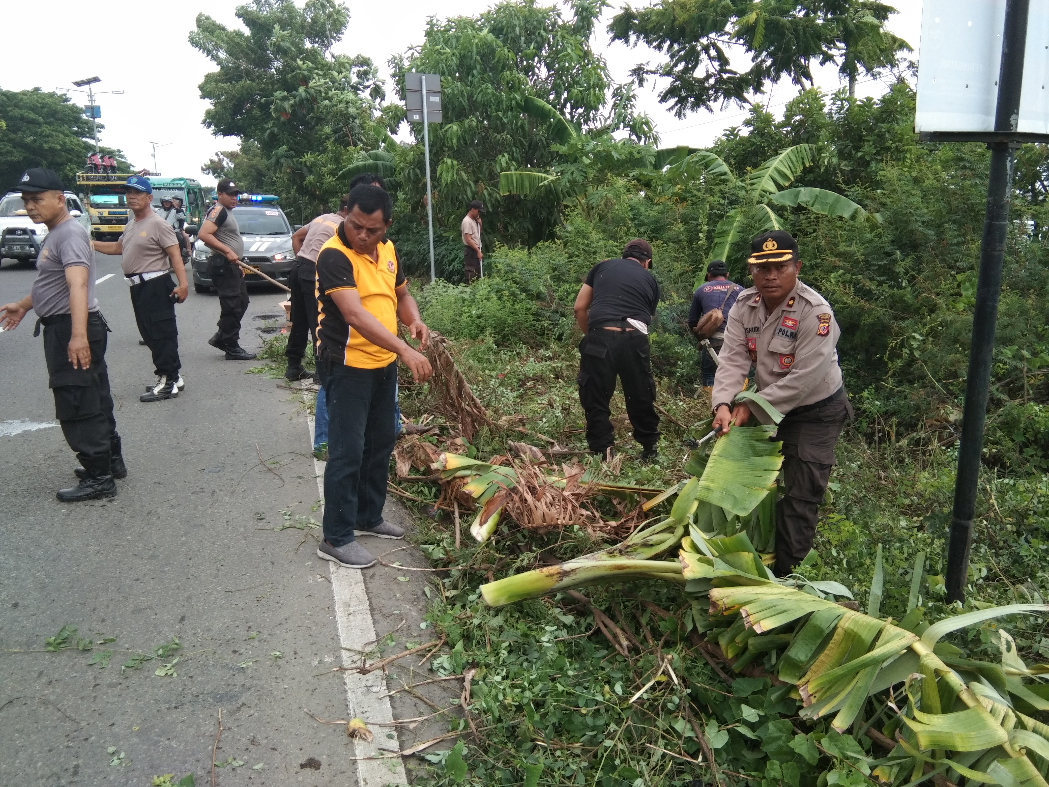 Cegah Banjir, Forkopimcam Patrol Bersihkan Kali Bugel