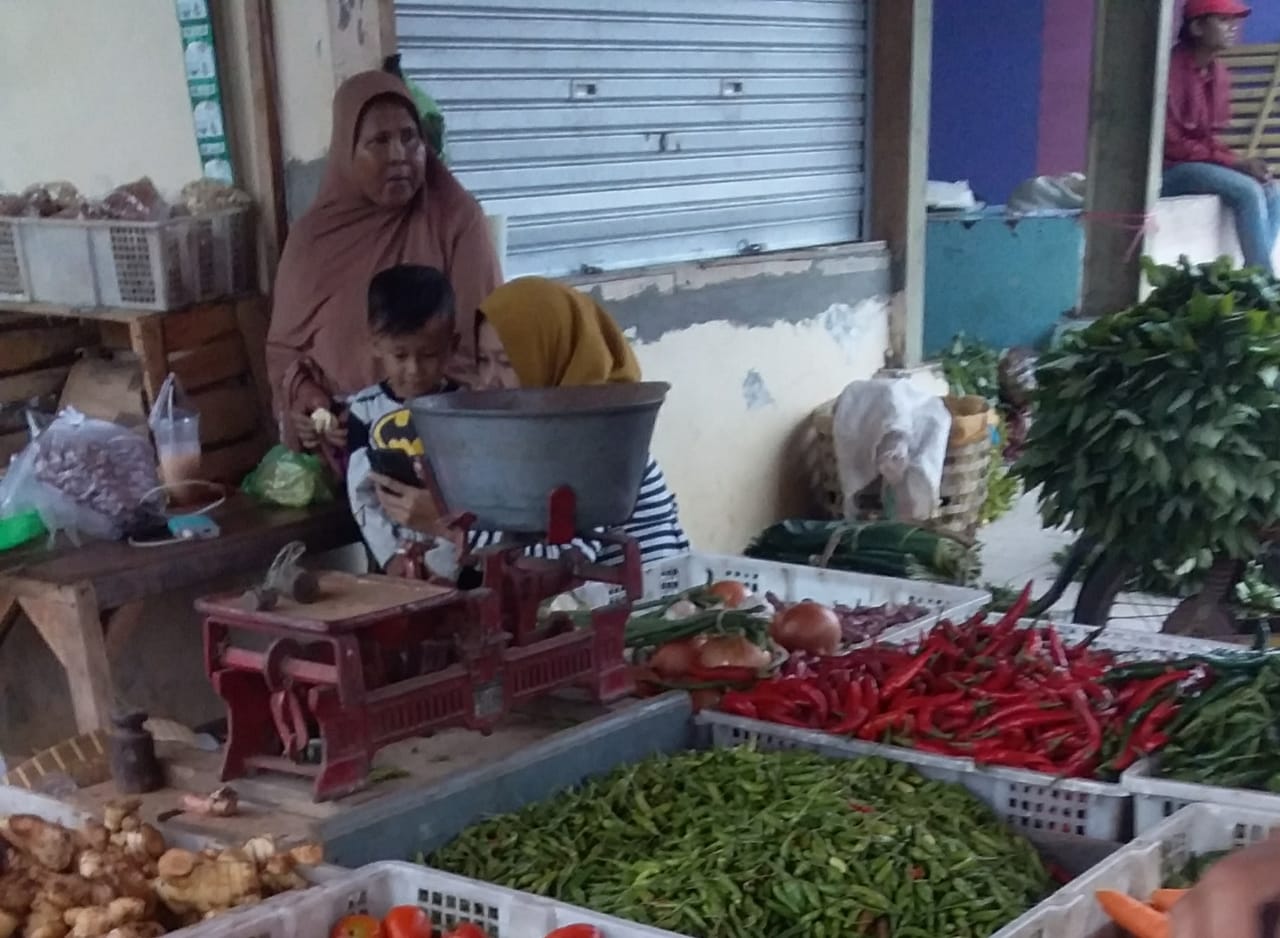 Harga Cabai Merah Melambung, Stok Barang Menipis, Petani Gagal Panen