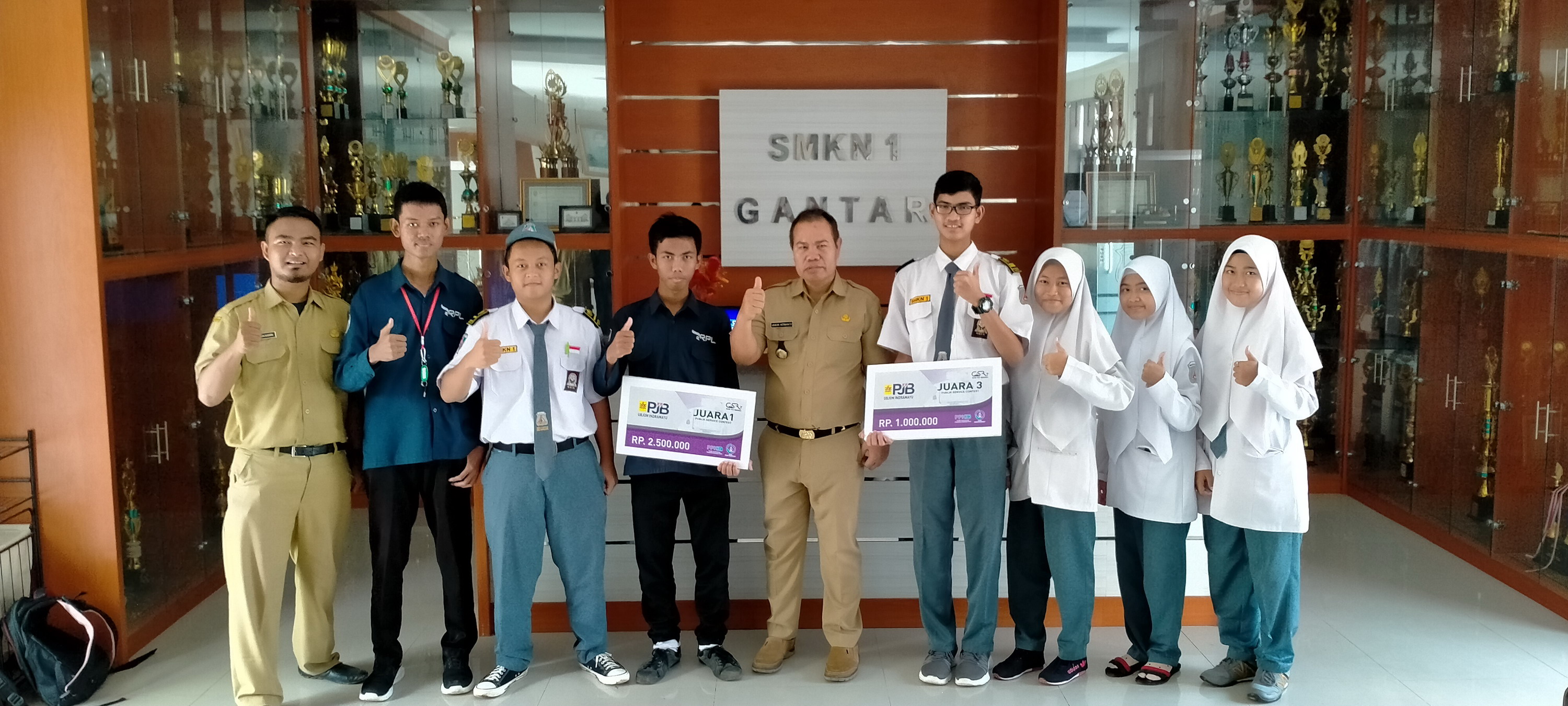 SMKN 1 Gantar Raih Juara Publik Service Web Contest