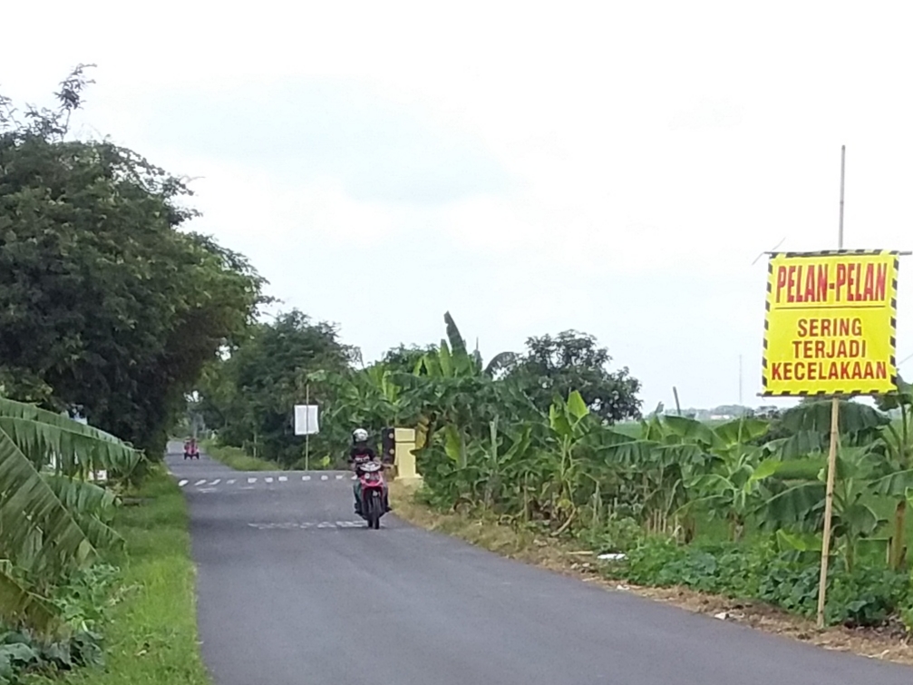 Antisipasi Kecelakaan, Pasang Spanduk Peringatan