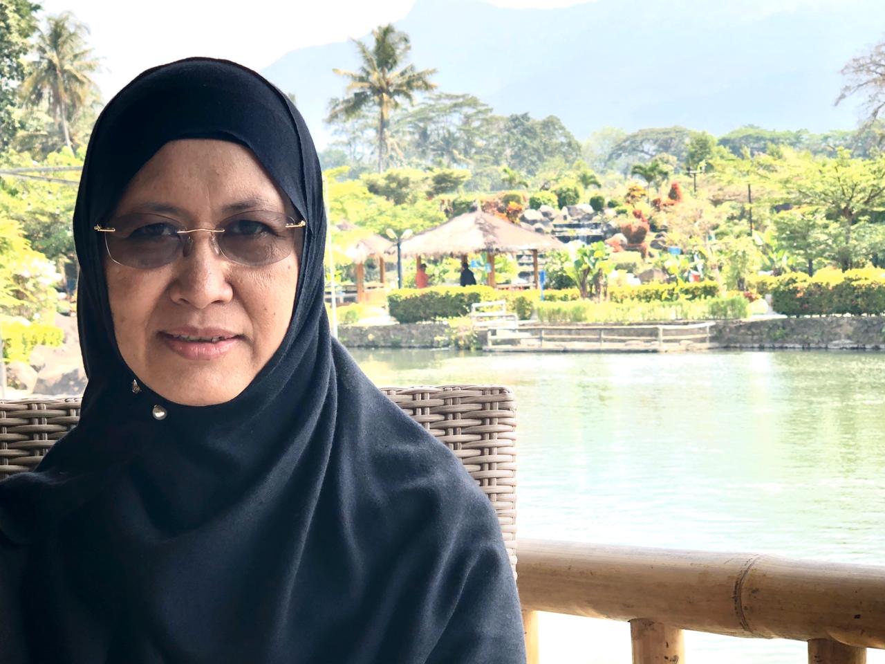 Dr Hj Ratnawati Mantan Dokter Teladan Siap Nyabup