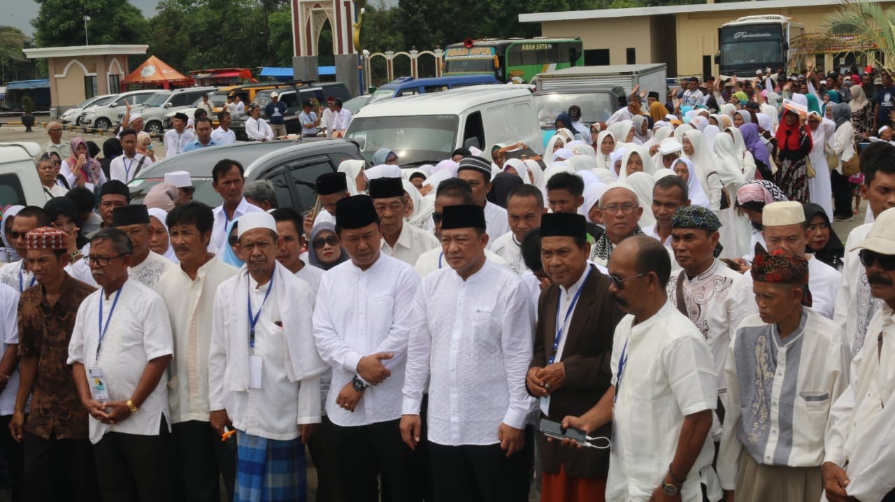 Ribuan Massa Kawal Kang Toto-Deis, Didominasi Emak-emak