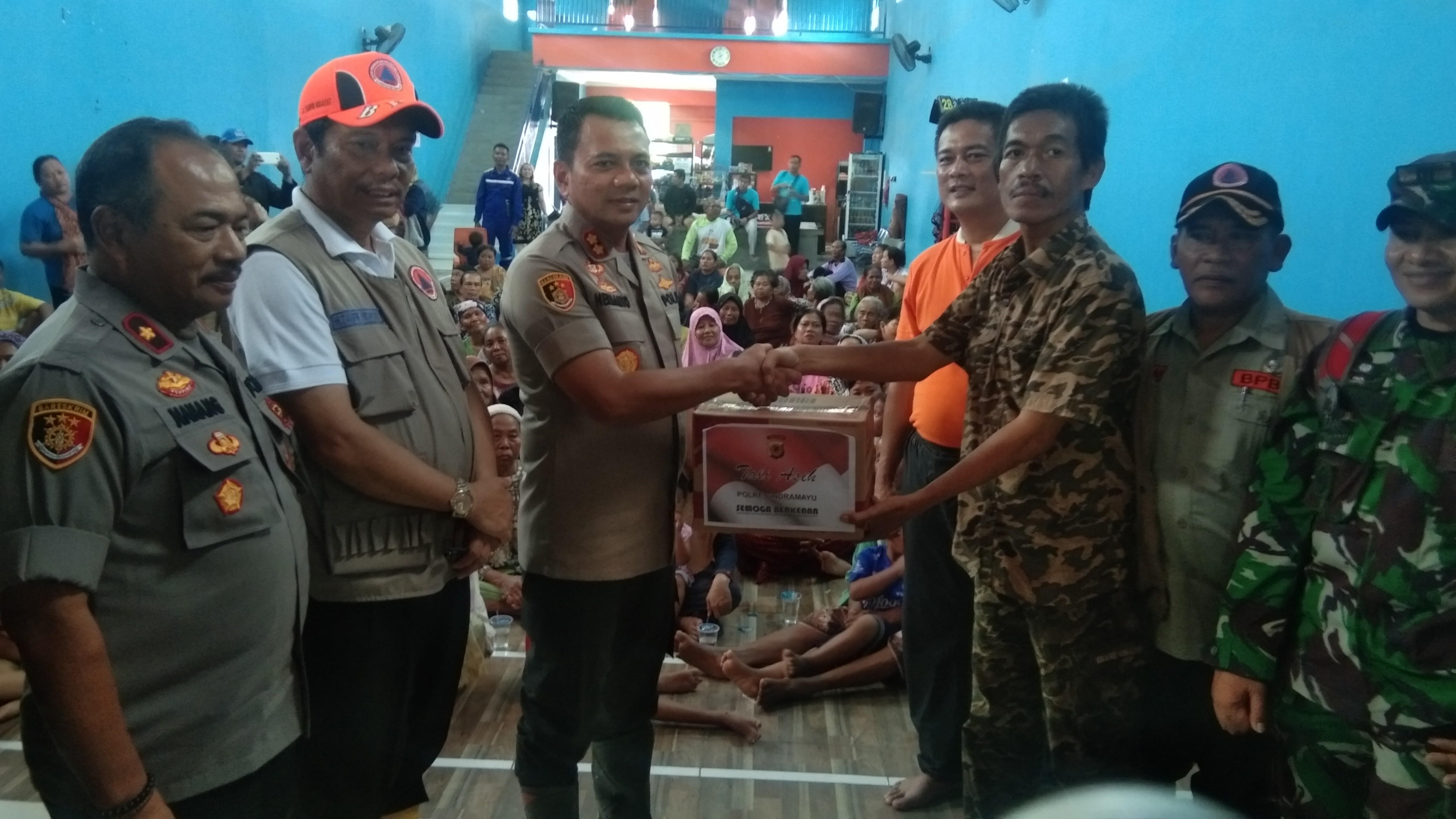 Polres Bantu Korban Banjir