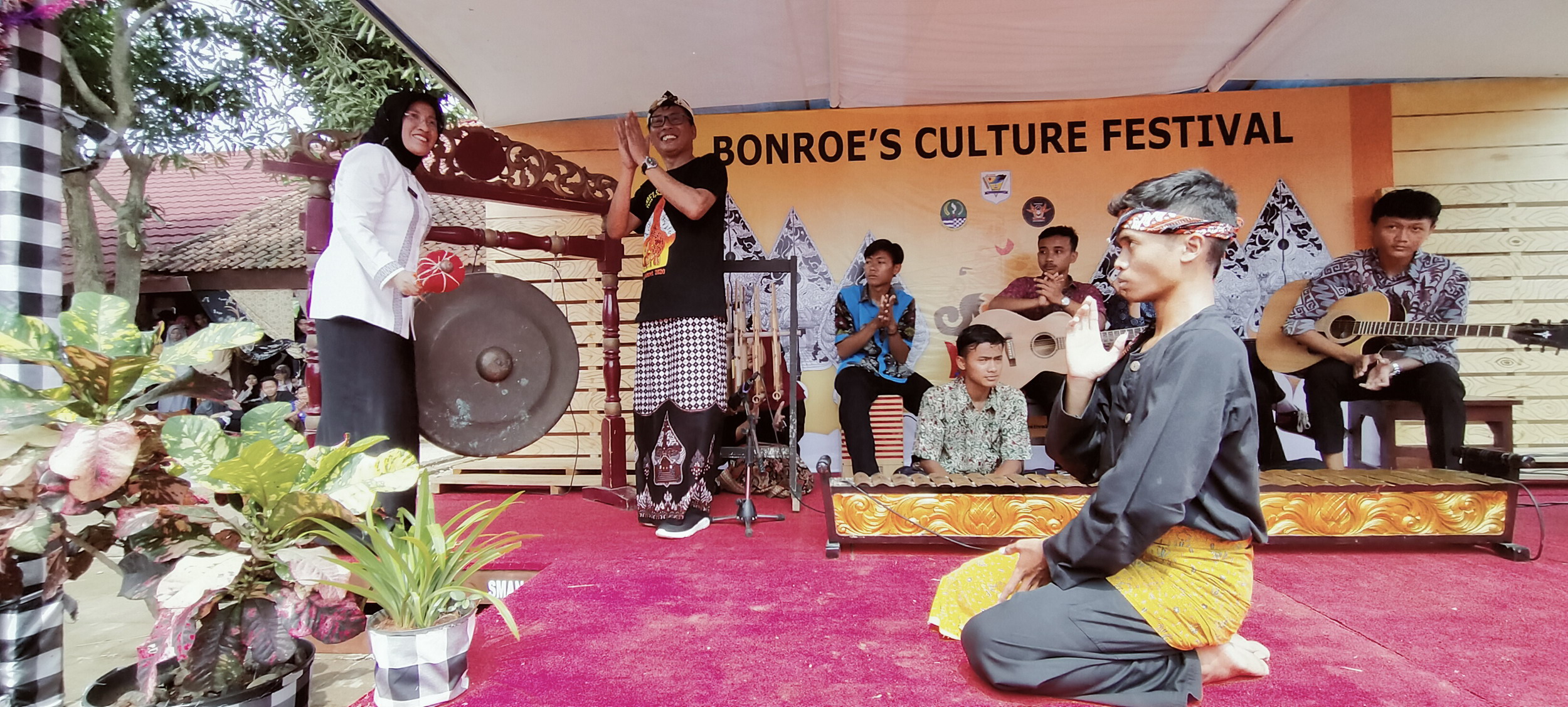 SMAN 1 Haurgeulis Gelar  Bonroe’s Culture Festival