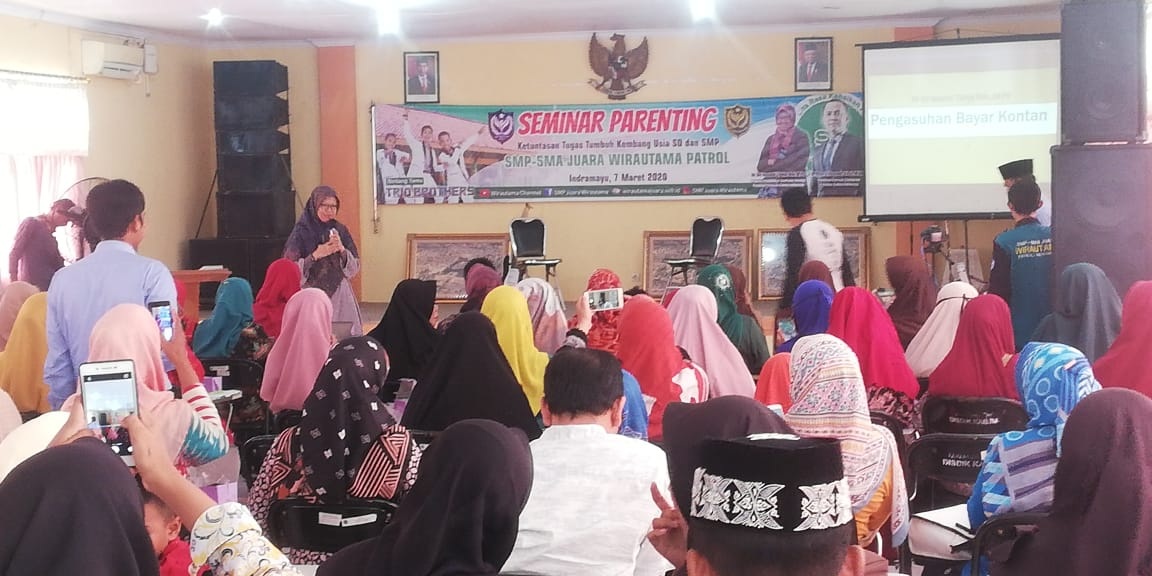 Ikhtiar Cetak Generasi Unggul, SMP-SMA Juara Wirautama Helat Seminar Perenting