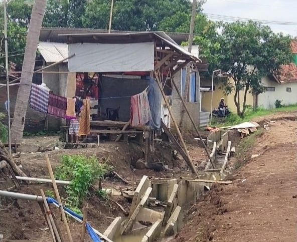 Delapan Rumah di Kecamatan Kertasemaya Harus Direlokasi