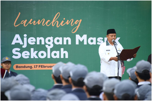 Pemda Provinsi Jabar Luncurkan Program Ajengan Masuk Sekolah