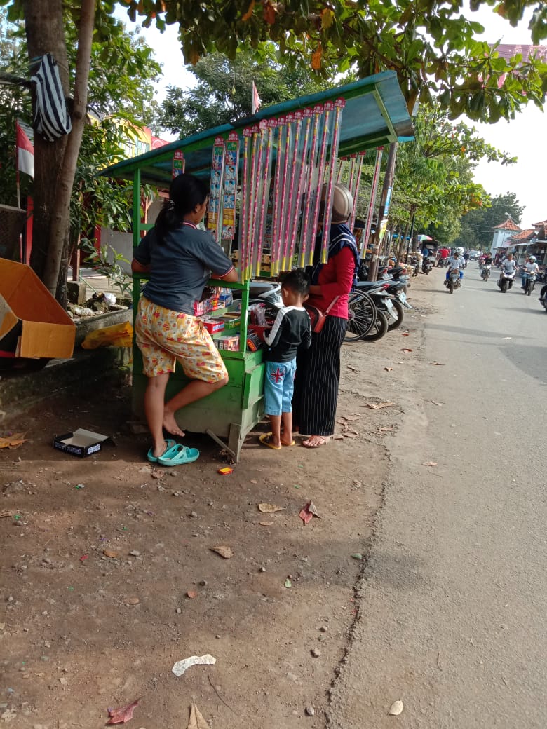 Penjual Petasan Masih Marak