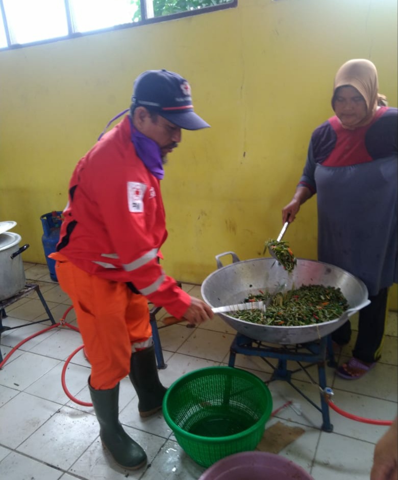 PMI Dirikan Dapur Umum