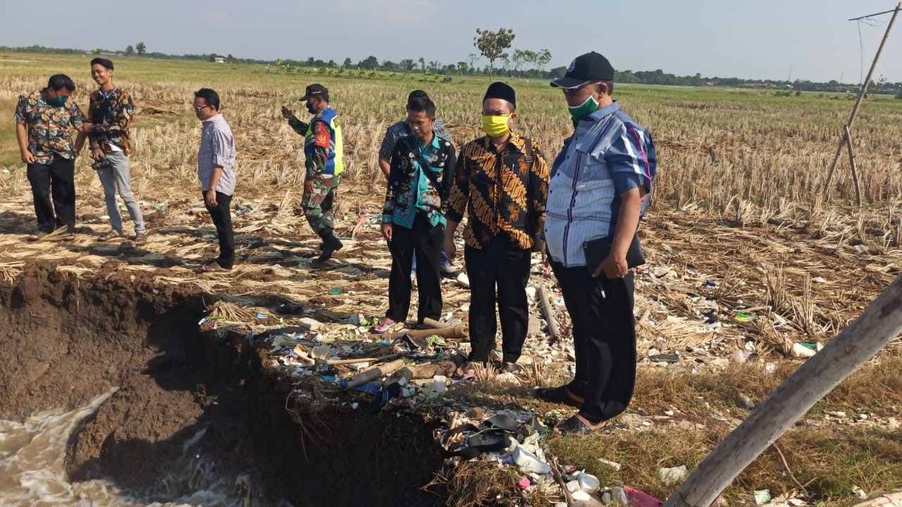 Dedi Wahidi Kunjungi Lokasi Abrasi