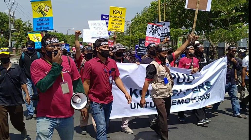Ratusan Wartawan Demo KPU Indramayu