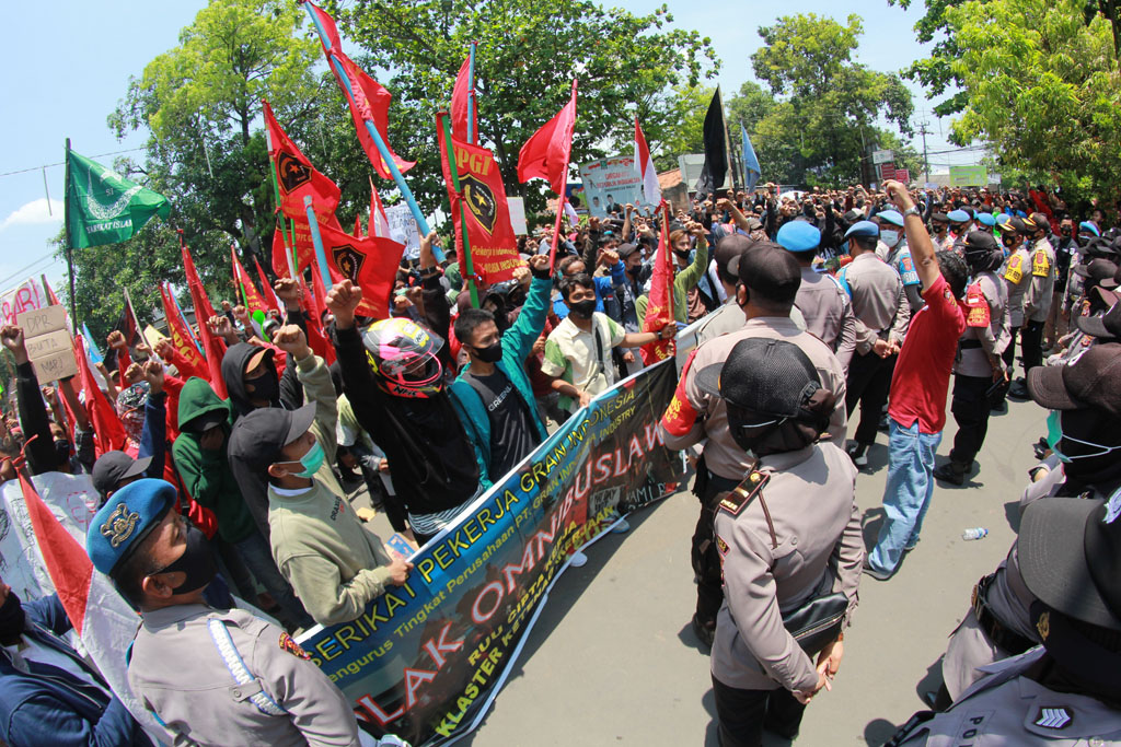 Massa Tolak UU Cipta Kerja, Ketua DPRD Dukung Tuntutan Demonstran