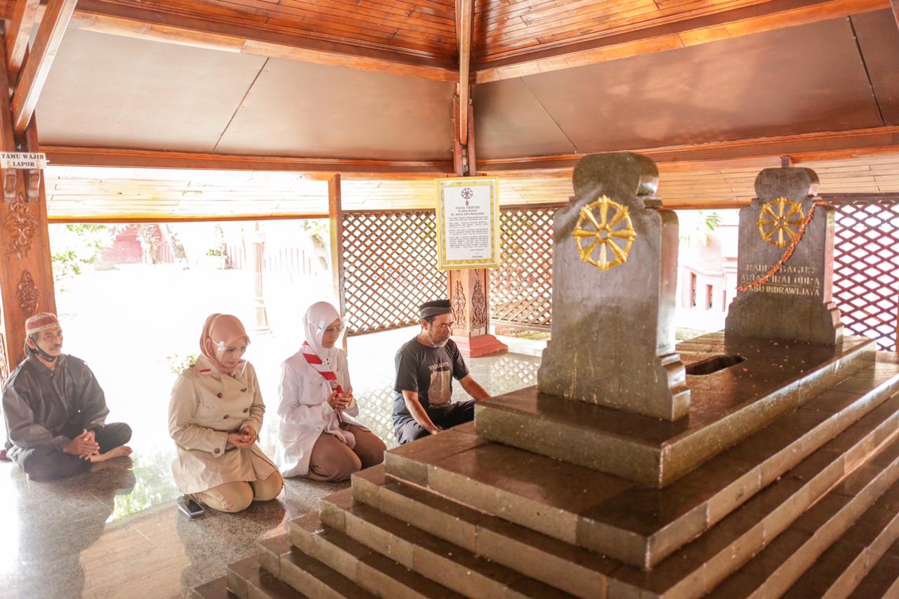 Paslon Nomor urut 1 Sholawat Ziarah Ke Makam Wiralodra