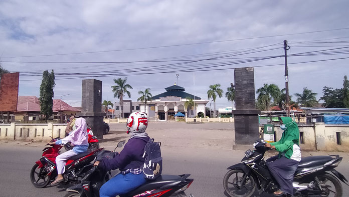 Alun-alun Masjid Besar Anjatan Ditutup Sementara