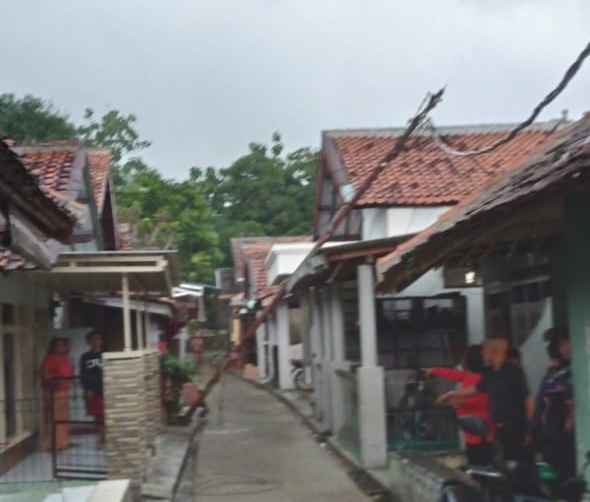 Tiga Rumah Rusak Tertimpa Baja Ringan