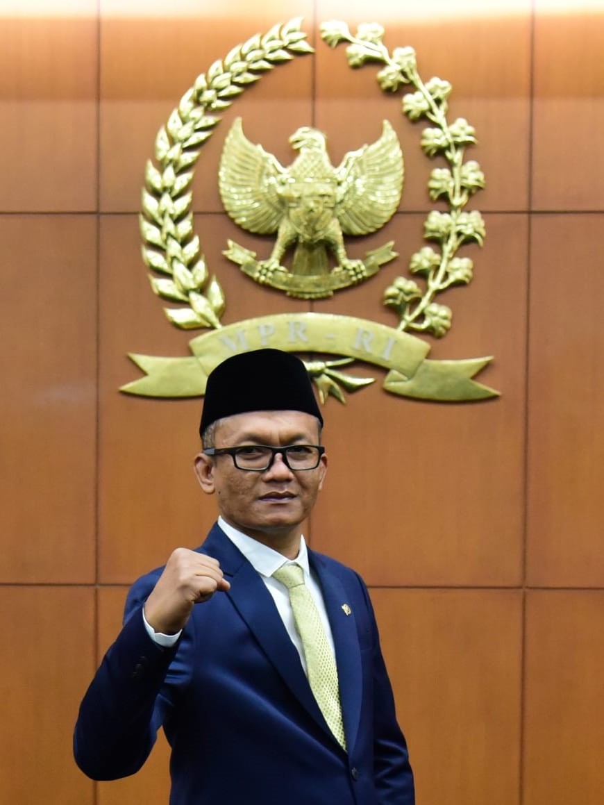 Bambang Hermanto Dilantik Menjadi Anggota MPR RI