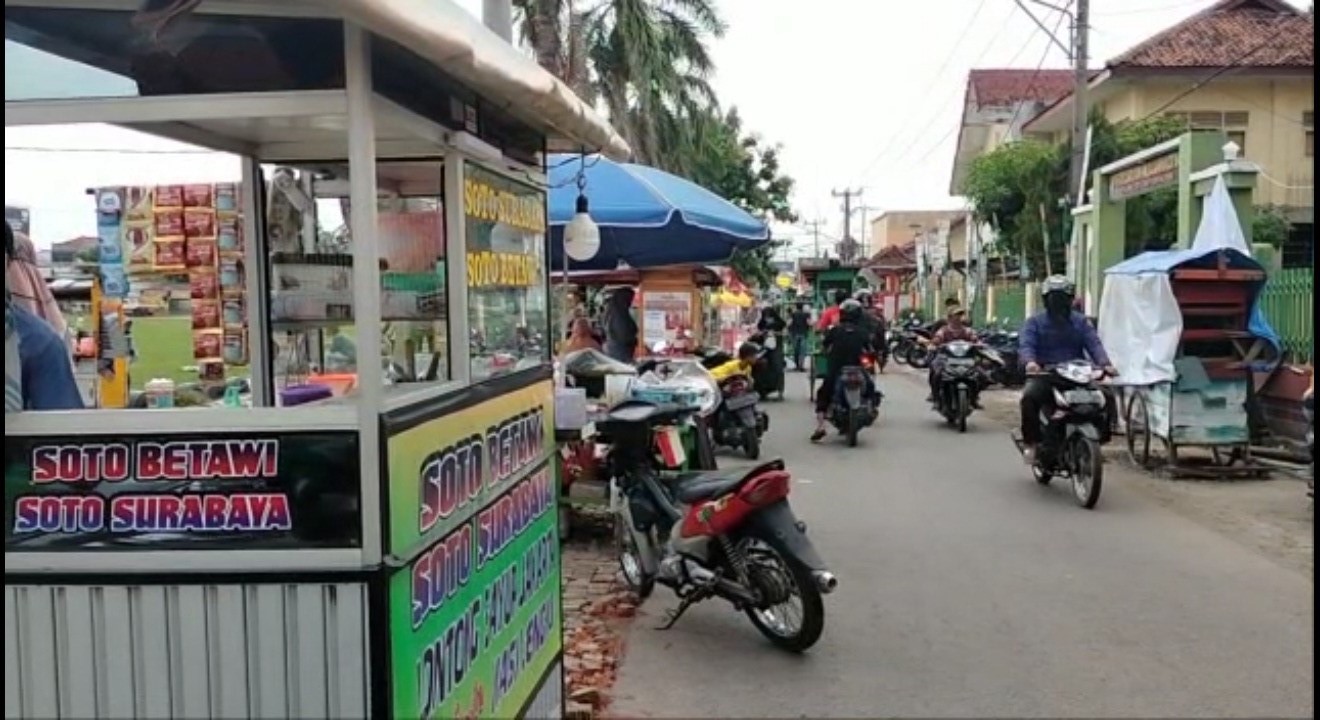 Pedagang di Alun-alun Haurgeulis Rela Tutup Sementara