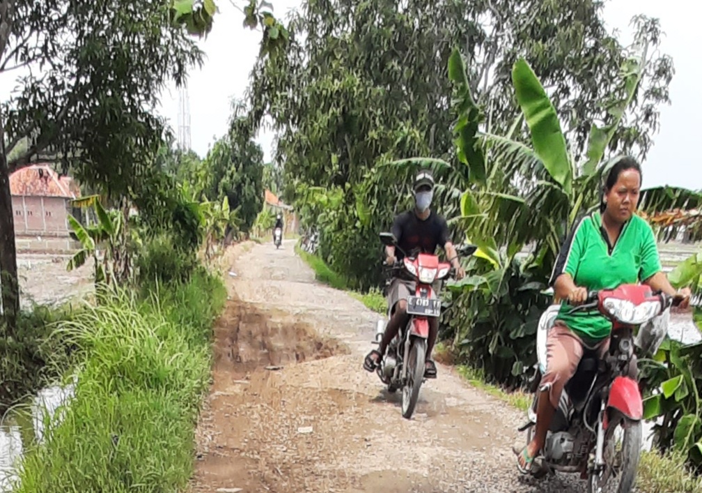 Jalan Pondok Asem Makin Parah
